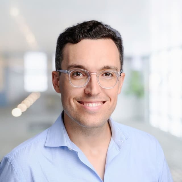 Charles Brun headshot